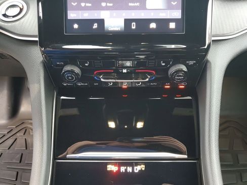 Used 2024 Jeep Grand Cherokee L Altitude image 40