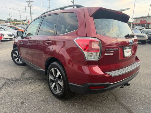 Used 2017 Subaru Forester 2.5i Limited AWD/4WD image 10