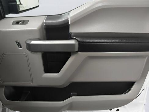 Used 2018 Ford F150 XLT RWD image 15