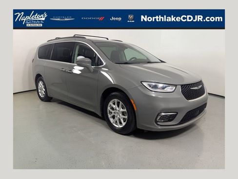 Used 2022 Chrysler Pacifica Touring-L FWD image 1