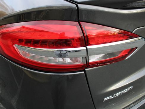 Used 2020 Ford Fusion Titanium image 25