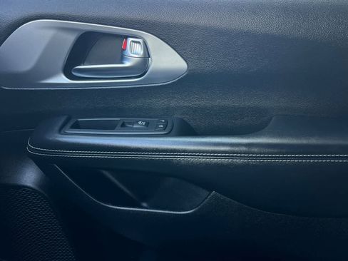 Used 2020 Chrysler Pacifica Touring w/ S Appearance Package FWD image 21