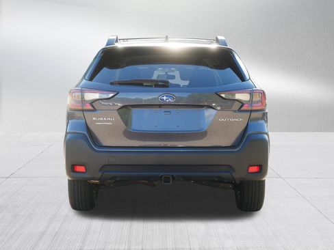 Used 2024 Subaru Outback Premium AWD/4WD image 6