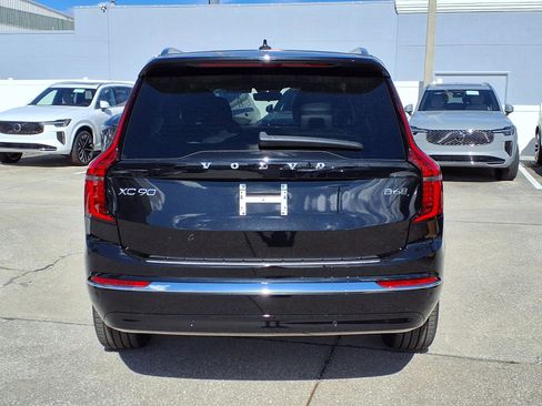 New 2026 Volvo XC90 B6 Plus w/ Protection Package Premier image 6