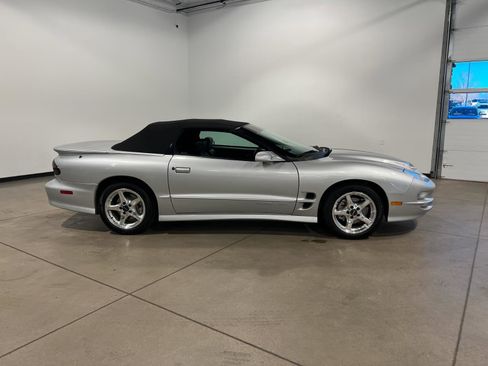 Used 2000 Pontiac Firebird Trans Am image 2