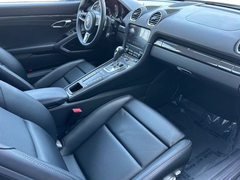 Used 2025 Porsche 718 Cayman RWD image 15