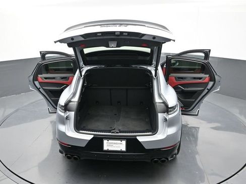 Certified 2025 Porsche Cayenne GTS image 29