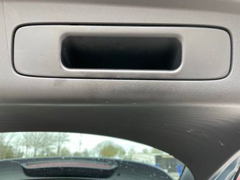 Certified 2025 Honda HR-V LX image 42