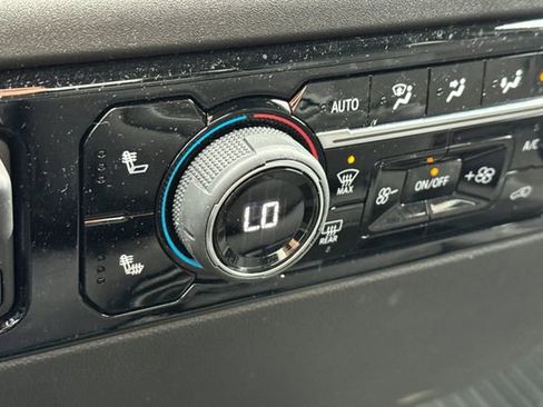 Used 2025 Chevrolet Silverado 1500 LT image 29