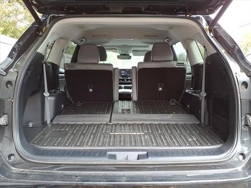 Used 2022 Toyota Highlander XLE image 14