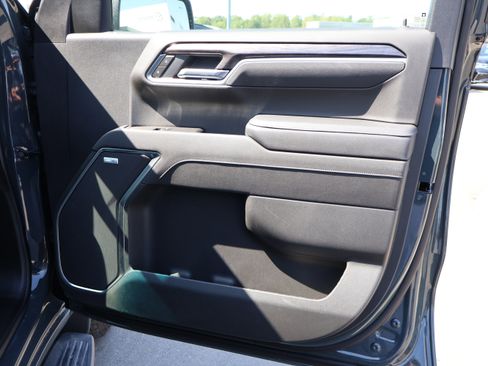 Used 2025 Chevrolet Silverado 1500 LTZ w/ LTZ Convenience Package II image 8