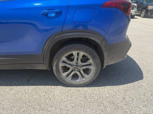 Used 2022 Kia Seltos LX AWD/4WD image 8