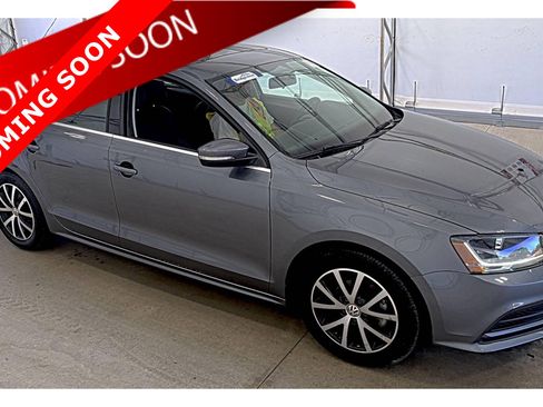 Used 2017 Volkswagen Jetta SE FWD image 1
