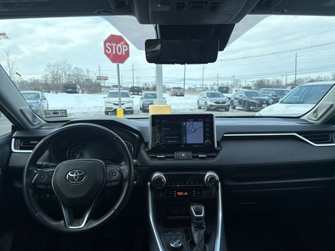 Used 2019 Toyota RAV4 Limited w/ Advanced Technology Package image 17