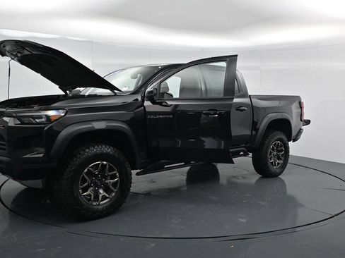 Used 2025 Chevrolet Colorado ZR2 AWD/4WD image 39