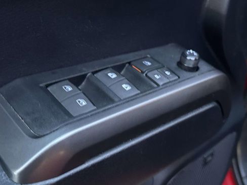 Used 2020 Toyota Tacoma TRD Sport w/ TRD Premium Sport Package AWD/4WD image 15