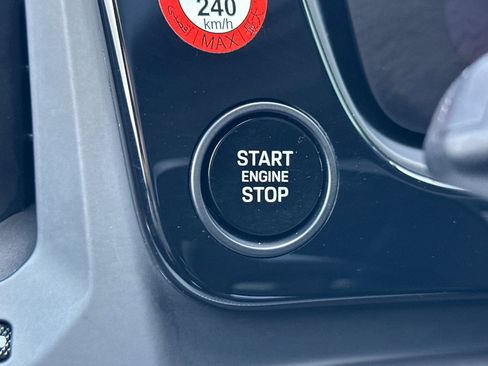 Used 2025 Porsche Cayenne image 23