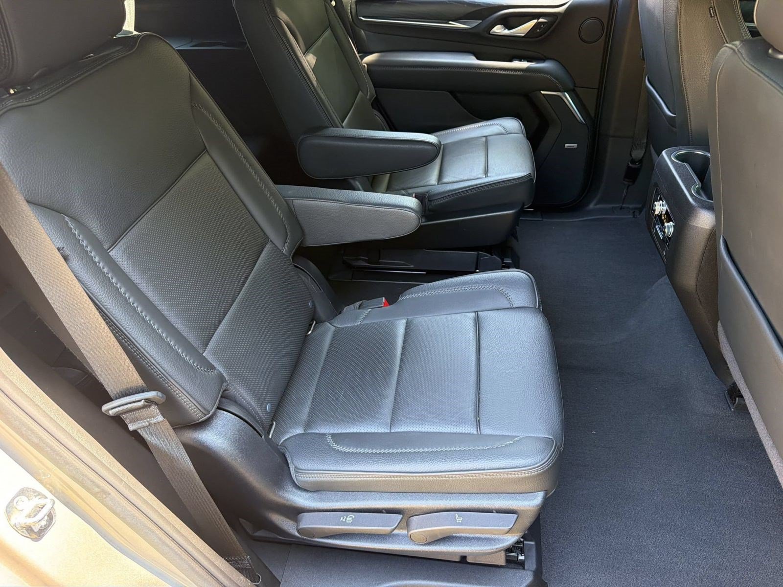 Used 2022 GMC Yukon Denali AWD/4WD image 36