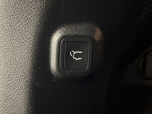 Used 2023 Jeep Cherokee Altitude Lux image 25