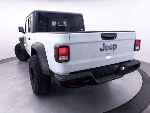 Used 2025 Jeep Gladiator Sport AWD/4WD image 5