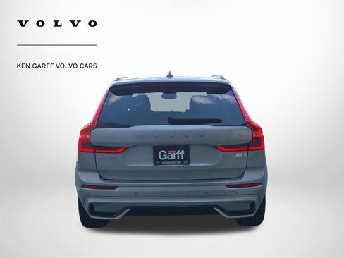 Used 2022 Volvo XC60 T8 R-Design w/ Advanced Package AWD/4WD image 4