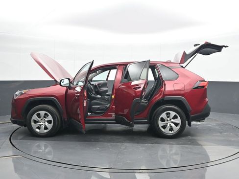 Used 2022 Toyota RAV4 LE image 27