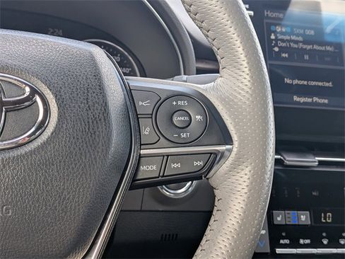 Used 2020 Toyota Avalon Limited image 30