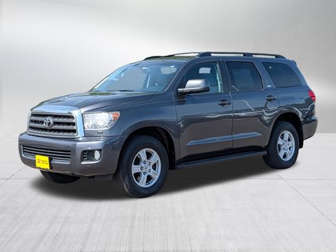 Used 2017 Toyota Sequoia SR5 AWD/4WD image 3