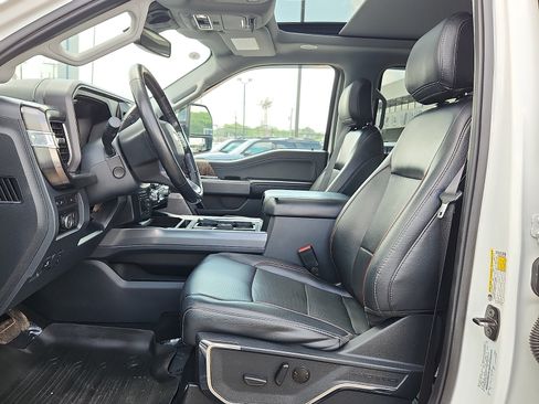 Used 2024 Ford F350 Lariat w/ Lariat Ultimate Package AWD/4WD image 13