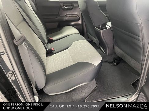 Used 2022 Toyota Tacoma TRD Off-Road image 40