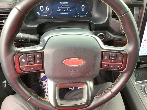Used 2023 Ford Expedition Platinum AWD/4WD image 17