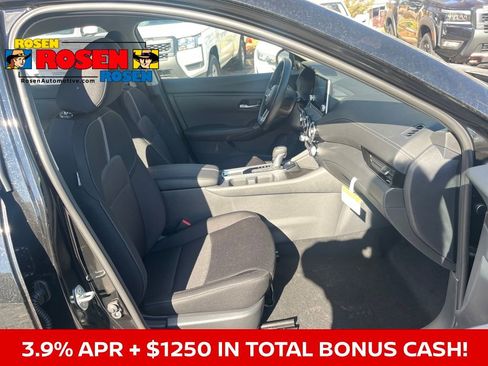 New 2025 Nissan Sentra SV image 15