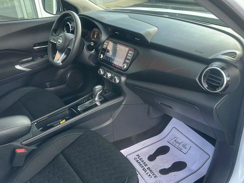 Used 2024 Nissan Kicks SV FWD image 11