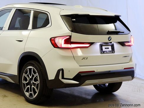 Used 2027 BMW X1 xDrive28i AWD/4WD image 8