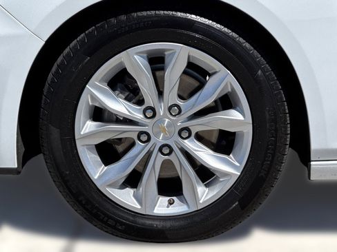 Used 2023 Chevrolet Malibu LT FWD image 11