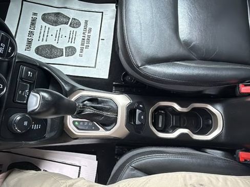 Used 2016 Jeep Renegade Limited AWD/4WD image 21