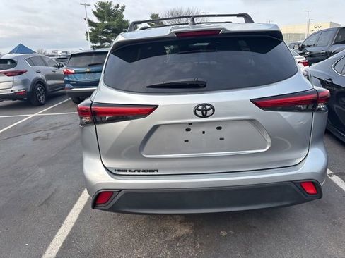 Used 2023 Toyota Highlander L image 5