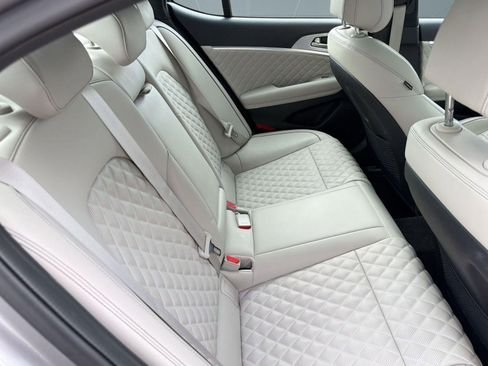 Used 2022 Genesis G70 3.3T image 29