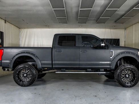 Used 2017 Ford F250 XLT w/ XLT Value Package image 5