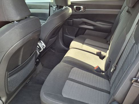 Used 2023 Kia Sorento LX FWD image 20