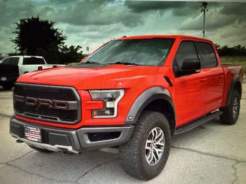 Used 2018 Ford F150 Raptor w/ Equipment Group 802A Luxury AWD/4WD image 2