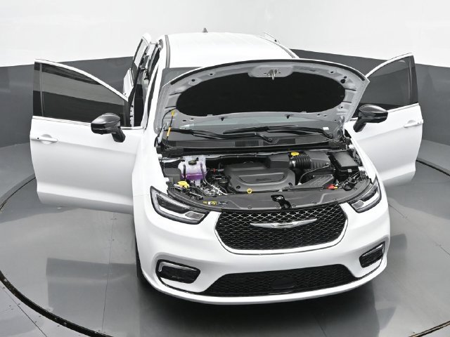 New 2025 Chrysler Pacifica Select w/ Uconnect Theater Family Group AWD/4WD image 62