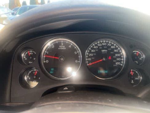 Used 2013 GMC Yukon XL Denali image 2