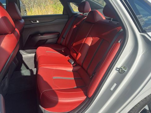 Used 2023 Kia K5 GT-Line image 11