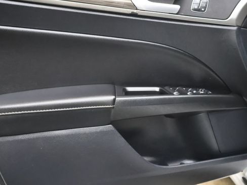 Used 2020 Ford Fusion SEL FWD image 18
