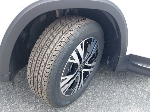 Certified 2025 Mercedes-Benz GLB 250 GLB 250 image 32