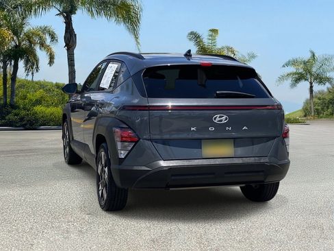 Used 2024 Hyundai Kona SEL w/ Convenience Package FWD image 4