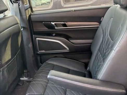 Used 2023 Kia Telluride EX X-Line image 7