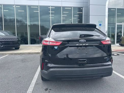 Used 2022 Ford Edge SE image 16
