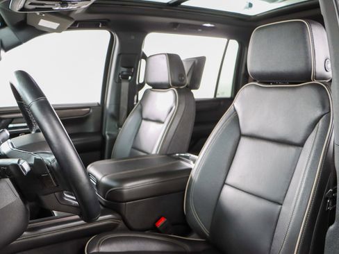 Used 2025 GMC Yukon XL Elevation w/ Elevation Premium Package image 29